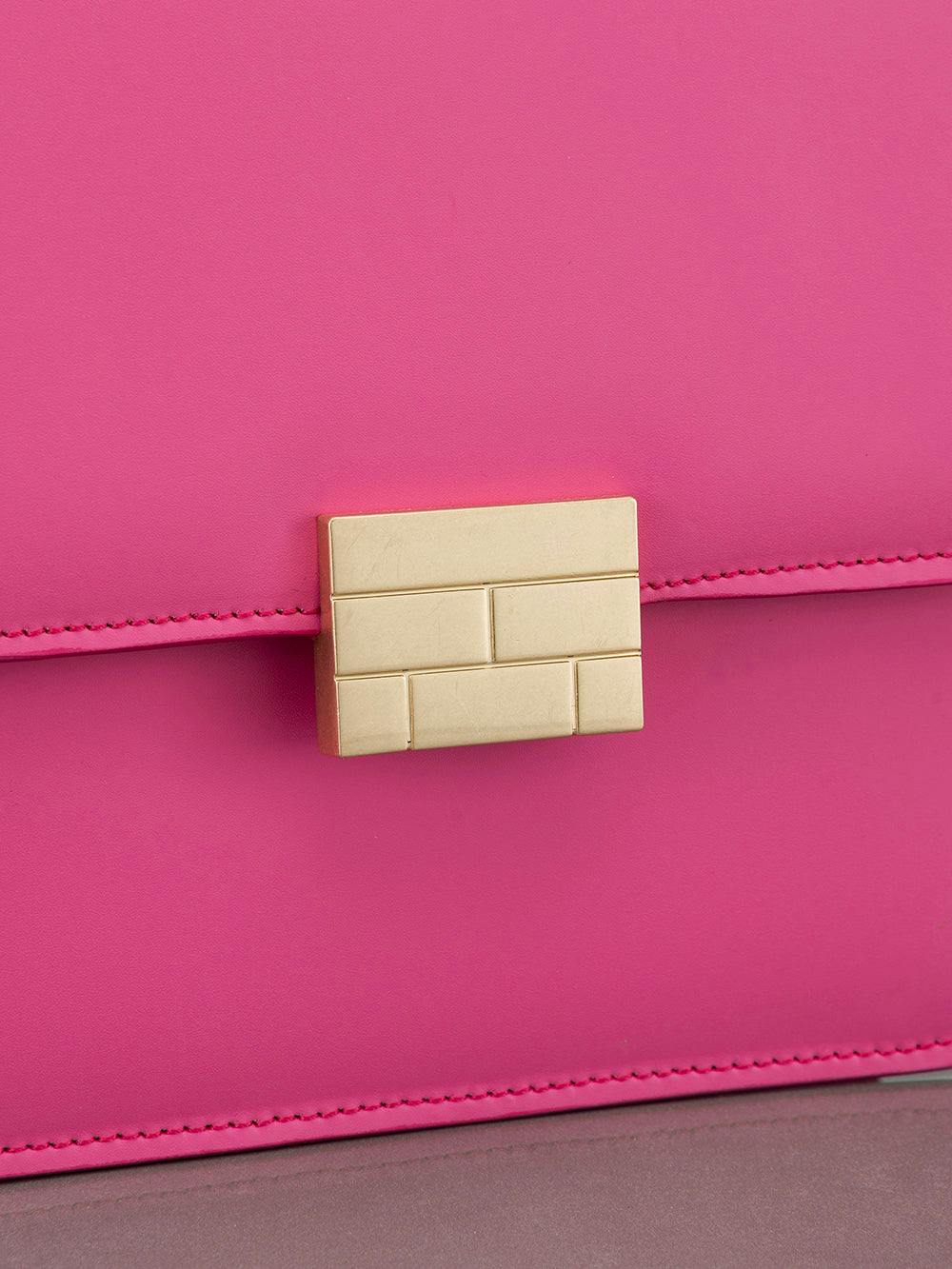 handbag detail view alt:size alt:hover